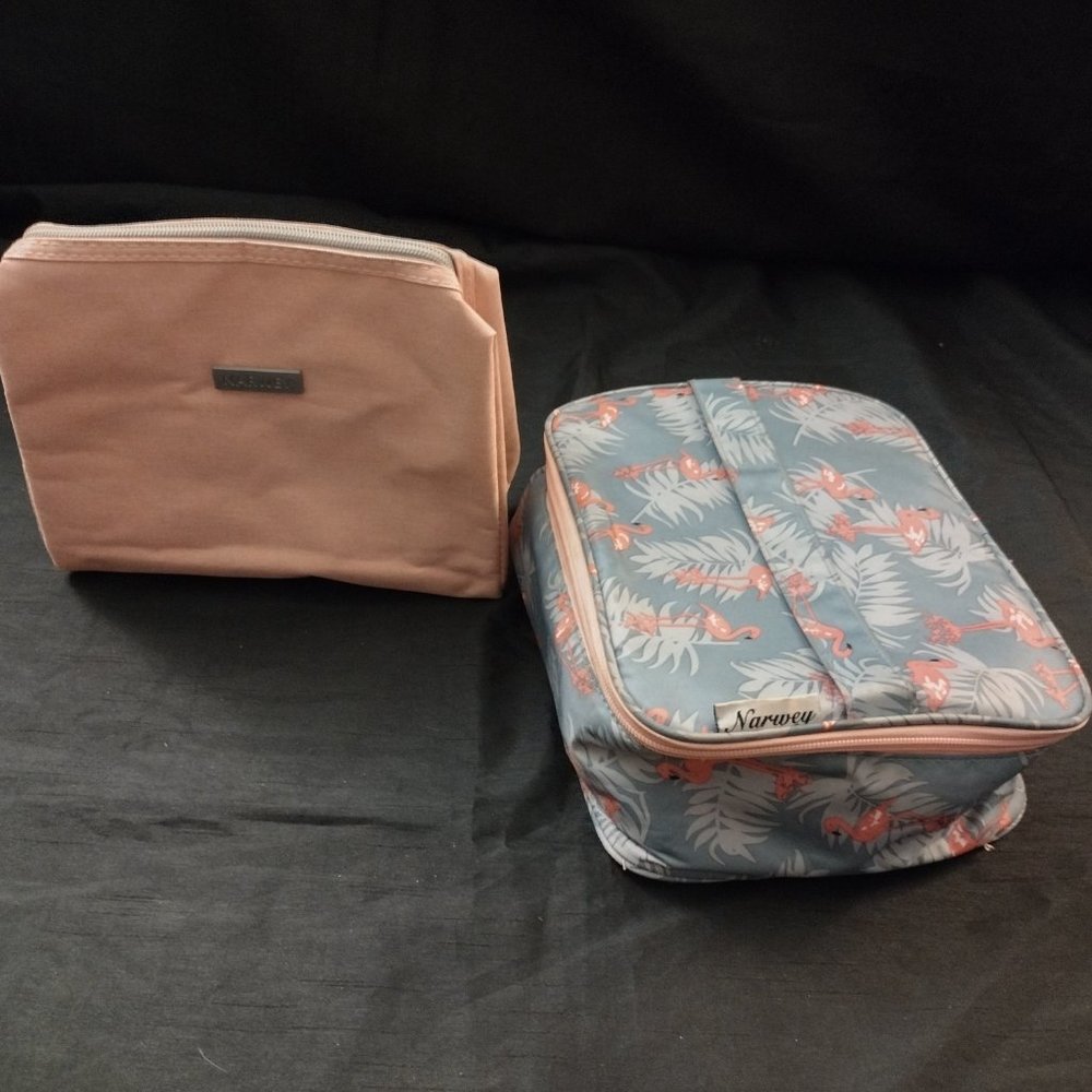 NWOT - 2 NARWEY toiletries bags Perfect travel bags. Pelican design, cosmetic